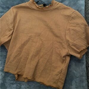 Short sleeved ruffled top